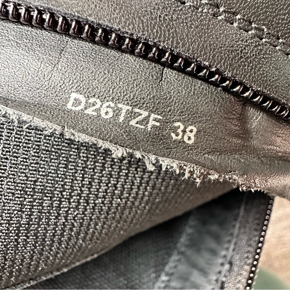 Sz 7 GEOX Isotte Black Leather Platform Boots, Like New - Picture 7 of 8